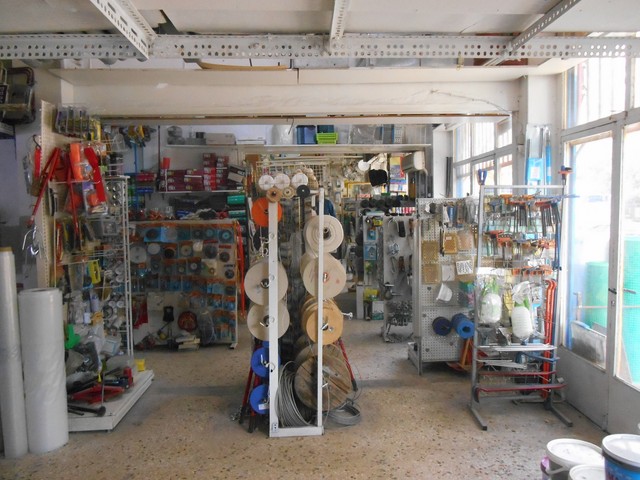 xromata-sidirika-pireas5