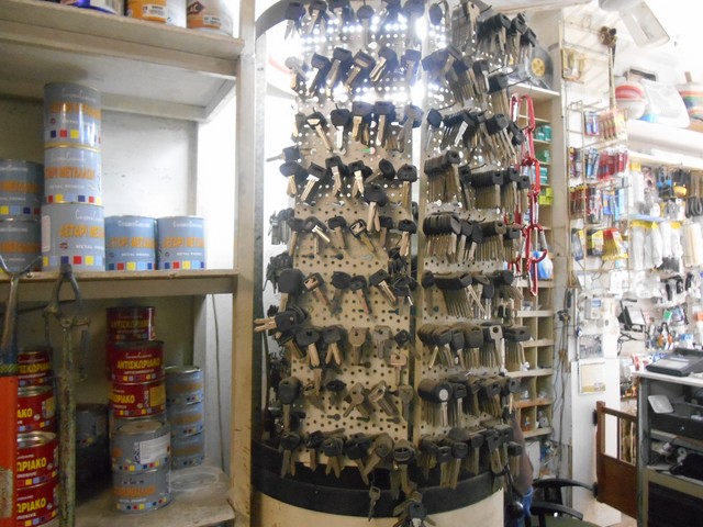 xromata-sidirika-pireas9